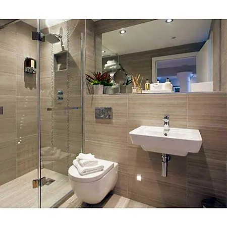 Serenity The 4* York